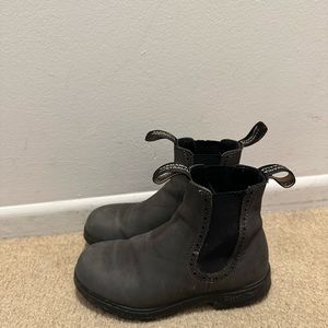Women’s Blundstones Size 6